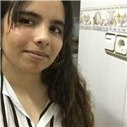 Chica de 20 años ofrece clases de lengua castellana a niños de primaria. Pueden ser clases o líneas o presenciales